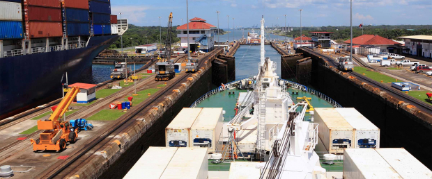 ships in panama canal